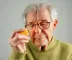 Doses elevadas de vitamina D estão relacionadas a uma melhor cognição em pessoas idosas com problemas de memória e sono de má qualidade